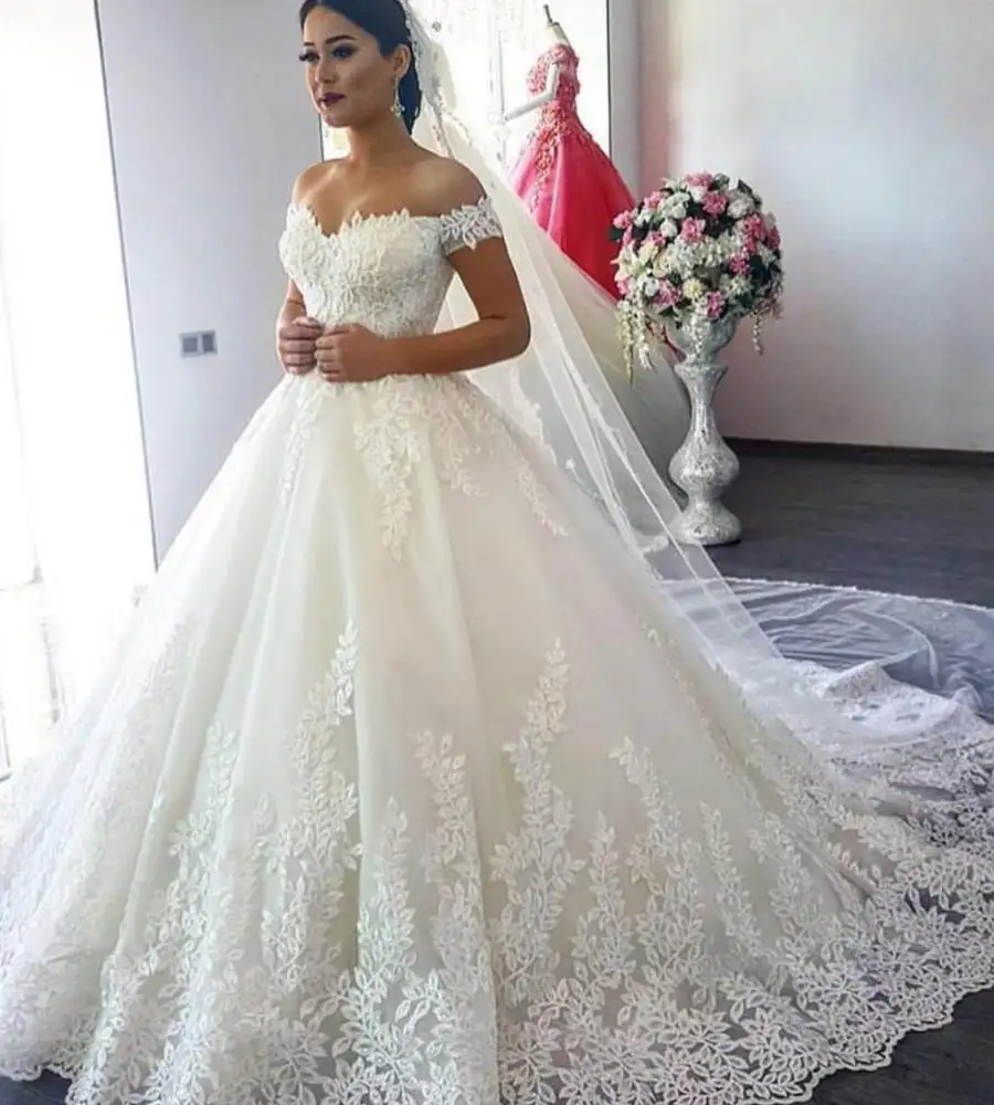 Z92772A 2019 Modest High Neck Long Sleeve Floor Length Custom Long Formal Bridal Dubai Muslim Bridal Wedding Dress