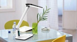 Funciona Con Pilas de Control táctil lámpara de Escritorio recargable LED Lámpara de Mesa con tablero <span class=keywords><strong>Mome</strong></span> - Product Image 2