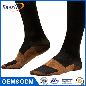 2016 <span class=keywords><strong>Amazon</strong></span> <span class=keywords><strong>chaude</strong></span> vente hommes et femmes sport cuivre compression genou haute chaussettes - Product Image 2