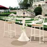 Hochwertiger Bistro-Hochstuhl aus weißem Aluminium und Gartenmöbel mit hohem Tisch