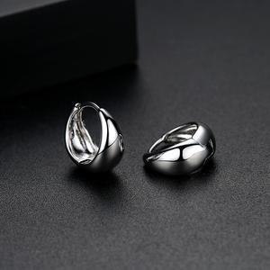 LUOTEEMI Nuovi <span class=keywords><strong>Orecchini</strong></span> a Cerchio <span class=keywords><strong>Mini</strong></span> in Ottone Dorato, Stile Indiano, Clip-On per Donne, <span class=keywords><strong>Orecchini</strong></span> a Cerchio Trasparenti - Product Image 6