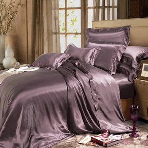 THXSILK 3 teilig Seide Bettwäsche 200 x 200 cm mit 2 Kissenbezüge 80 x 80 cm / 100% Maulbeerseide 19 Momme / Helles Lila - Product Image 1