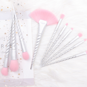 Haute qualité 10 pièces pour <span class=keywords><strong>licorne</strong></span> blanc synthétique cheveux doux <span class=keywords><strong>maquillage</strong></span> brosse ensemble nouveau Style longue poignée paillettes beauté cosmétique - Product Image 4