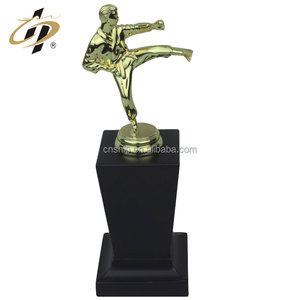 Fábrica de encargo del fútbol deporte trofeo de <span class=keywords><strong>la</strong></span> Copa con base de madera - Product Image 5