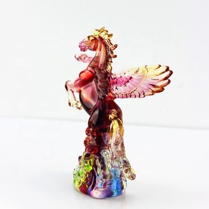 Art chinois <span class=keywords><strong>verre</strong></span> cadeau mignon <span class=keywords><strong>verre</strong></span> <span class=keywords><strong>Animal</strong></span> artisanat cheval Statue Liuli <span class=keywords><strong>verre</strong></span> 142*62*145mm 0.4kg rouge emballage cadeau Sculpture 10 pièces - Product Image 5
