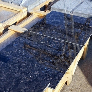 Pierre naturelle bleu-noir de Labradorite Volga, polie martelée, de haute densité, en bloc décoratif, d'Ukraine - Product Image 5