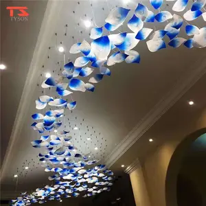 Hotel farbige rot blaue Decke Glas Kronleuchter Long Wave Led Pendel leuchte