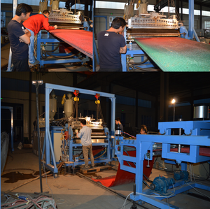 Otomatik <span class=keywords><strong>PE</strong></span> çim Mat yapma makinesi LDPE plastik vidalı pompa motoru ile çim halı makine PVC malzeme yeni durum - Product Image 4