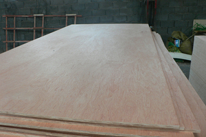 Triplay Decorativo de Bintangor para muebles grado <span class=keywords><strong>BBCC</strong></span> de 3.2mm - Product Image 3