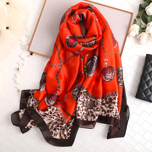 Sciarpa di Lusso in Seta con Stampa Leopardata, Stile Lungo da Spiaggia, Moda Sexy per Donne - Product Image 4
