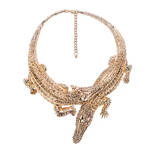 2021 New designs crystal animal crocodile alligator gold pendant necklace