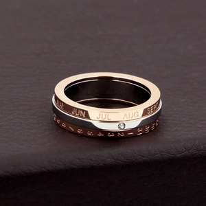 Anello classico Design rotazione calendario e data gioielli anello donna rosa in acciaio inossidabile - Product Image 3