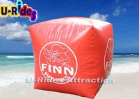 Bouée cubique gonflable personnalisée pour flotter sur l'eau Bouée gonflable spéciale en PVC de 0.6mm pour la natation