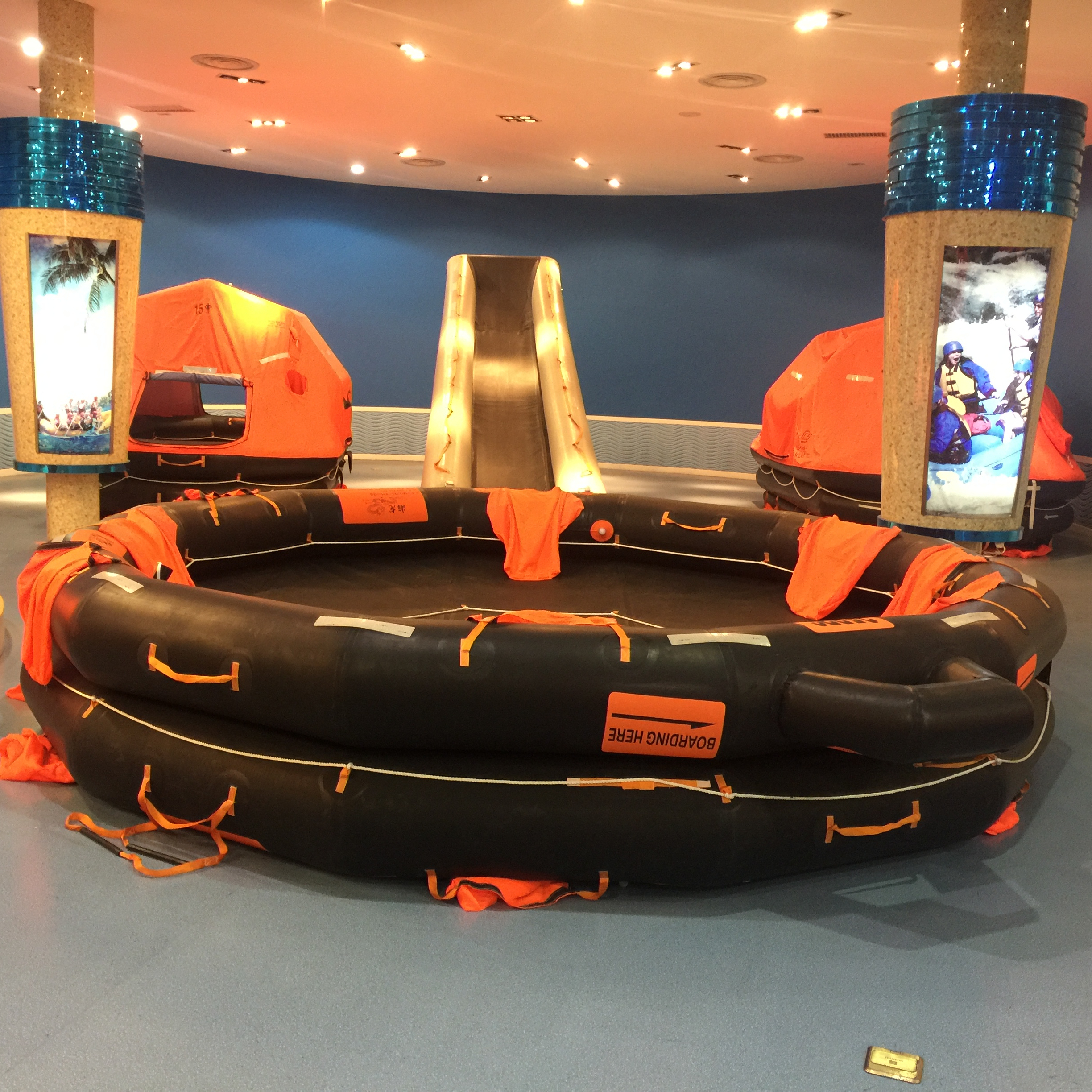 Система морской эвакуации с одним шлюзом liferaft, вертикальная/наклонная система эвакуации пассажиров