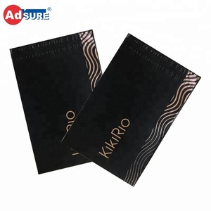 ที่กำหนดเองกาวในตัวพลาสติกมันวาวสีดำจัดส่งพัสดุถุงโพลีเมลที่มีการพิมพ์ทอง - Product Image 5