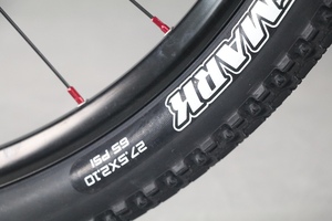 Bicicleta <span class=keywords><strong>de</strong></span> <span class=keywords><strong>Montaña</strong></span> China <span class=keywords><strong>de</strong></span> Carbono <span class=keywords><strong>27.5</strong></span> Ligera 9.62kg Bicicleta <span class=keywords><strong>de</strong></span> Carbono Mtb 650B - Product Image 3