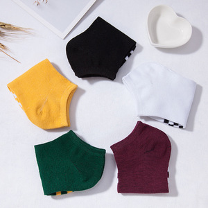 Vente en gros Respirant Femmes Dames <span class=keywords><strong>Pas</strong></span> <span class=keywords><strong>Cher</strong></span> En Gros Coloré D'été De <span class=keywords><strong>Haute</strong></span> Qualité À Rayures Personnalisées En Coton Chaussettes Courtes À La Cheville - Product Image 6