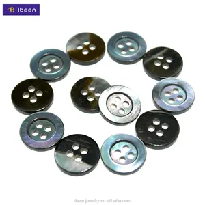 Wholesale 18L Four Holes Round Black-lipped Chinese Button 4 holes pearl buttons for clothes