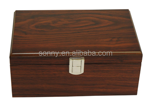 Caja de almacenamiento de piezas de ajedrez de madera pintada brillante de nogal fabricada en Dongguan - Product Image 2