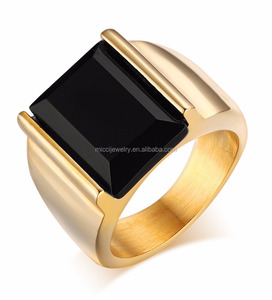 Moda rectángulo de piedra de ónix negro anillo de acero inoxidable chapado en oro anillos de dedo para los hombres - Product Image 1