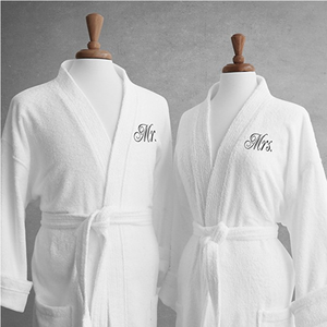 Lussuoso Accappatoio in Spugna di Cotone 100% 380gsm con Colletto Kimono Bianco per Hotel - Set Regalo Personalizzato Ricamato MR MRS per Sposi - Product Image 2