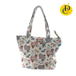 Borsa tote trapuntata esterna in PVC