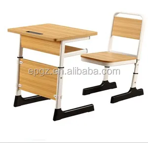 坚固的教室桌椅小学课桌套装可调式学生椅学生桌带笔槽