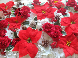 Toile de fond murale en tissu de soie avec des fleurs et des baies de Noël simples pour les événements, les baby showers, les fêtes, la décoration de la maison - Product Image 5