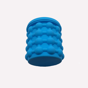 Silicone Di Động Nửa Vòng Tiết Kiệm Không Gian <span class=keywords><strong>Ice</strong></span> Chips <span class=keywords><strong>Ice</strong></span> Xô Xi Lanh <span class=keywords><strong>Ice</strong></span> <span class=keywords><strong>Cube</strong></span> Maker Khuôn Có Nắp Màu Xanh Đỏ - Product Image 2