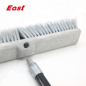 EAST ES9837 <span class=keywords><strong>Scopa</strong></span> con <span class=keywords><strong>Manico</strong></span> Lungo 140cm in Ferro Rivestito Grigio per Pulizia <span class=keywords><strong>di</strong></span> Piastrelle del Bagno e Pavimenti Esterni - Product Image 2