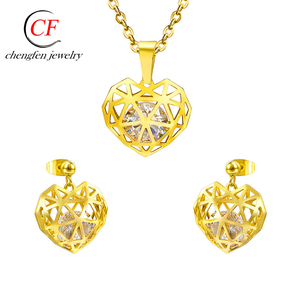 Set Perhiasan Manik-manik Nigeria Afrika Berongga Set Perhiasan Emas Hati Kristal Tengah Mode Kalung dan Anting-Anting Set India Zirkon - Product Image 2