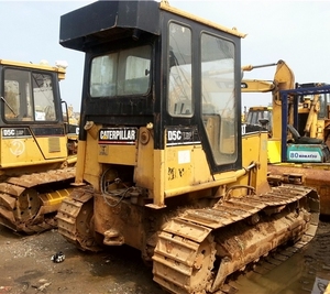 Bulldozer sur chenilles Cat D5C d'occasion de bonne qualité à vendre - Product Image 2