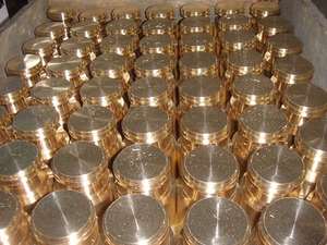 Современный хромированный кухонный смеситель с двумя ручками, новый латунный Смеситель для раковины для Hotels-ZS57604-B - Product Image 3