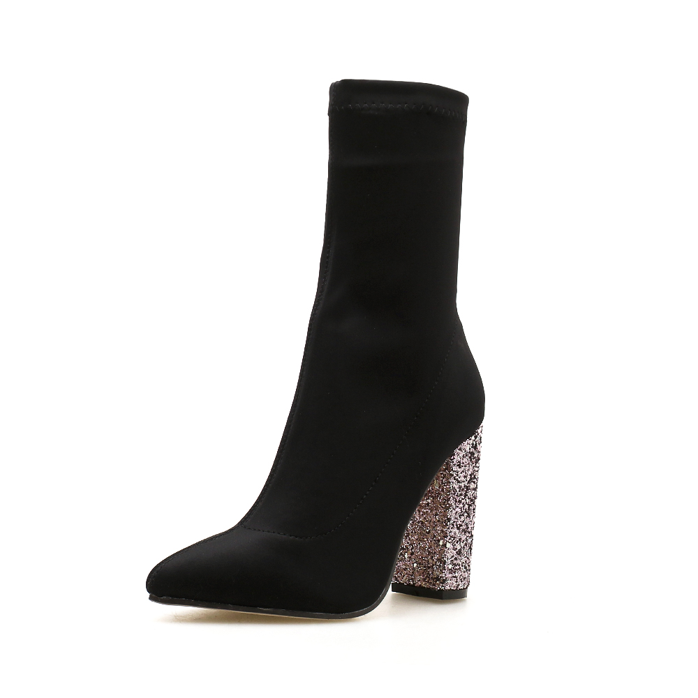 Los 13 botines negros (pero no convencionales) que querrás este otoño |  Moda, Shopping | S Moda EL PAÍS