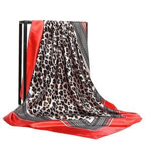 Leopardo di modo Stampato Sciarpe di Seta per Le Donne Raso Hijab Sciarpa Femminile Bandana 90*90 centimetri di Lusso di Disegno di Marca Piazza scialli Sciarpe - Product Image 4