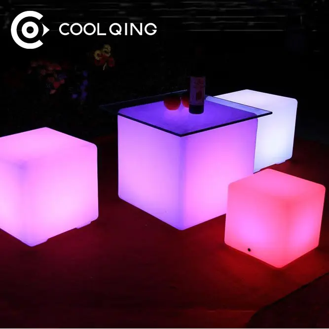 LEDキューブ50x50x50製造輝く家具モダンRGBLEDプラスチックライトキューブ