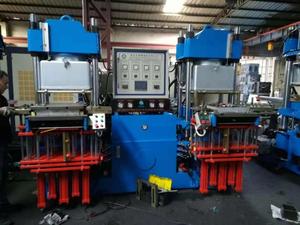 Vulcanizzatore a piastre sottovuoto in gomma / Vulcanizzatore automatico a piastre per guarnizioni in gomma da 80 tonnellate con controllo PLC, certificazione CE ISO, prodotto in Cina / Macchina vulcanizzatrice per gomma - Product Image 4