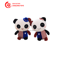 OEM juguetes de animales de dibujos animados de peluche para niños suave con una gorra de rayas de peluche Panda personalizado empresa de peluche mascota logotipo imprimible