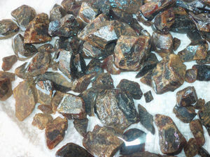 Piedras en Bruto de Granate Hessonita Natural, Color Rojo, Certificación de Terceros - Origen IN - Product Image 1