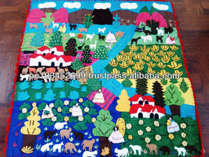 ผ้าปักลายอาร์ปิลเลราแบบเปรู ขนาด 39x39 นิ้ว ตกแต่งผนังด้วยผ้าขนสัตว์ทอ - Product Image 1