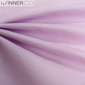 Proveedores de China, venta al por mayor, tela de popelina de algodón 100%, hilo peinado tejido impermeable, teñido liso para prendas de vestir y textiles para el hogar - Product Image 1