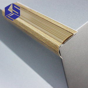 Distinctif bullnose insert en caoutchouc en <span class=keywords><strong>aluminium</strong></span> <span class=keywords><strong>escalier</strong></span> <span class=keywords><strong>nez</strong></span> métal <span class=keywords><strong>nez</strong></span> <span class=keywords><strong>de</strong></span> <span class=keywords><strong>marche</strong></span> - Product Image 5
