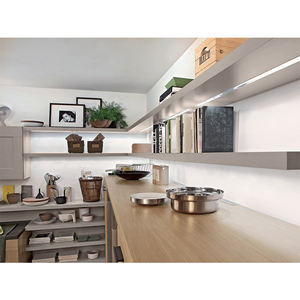 خزانة مطبخ متينة من النوع المعلق بألوان مخصصة ، خزانة MDF من كلوريد البولي فينيل ، رخام صناعي يشمل سلة درج صنبور من الراتنج - Product Image 4