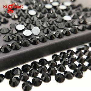 Directo de fábrica Strass Jet Black SS10 Hierro sobre piedras de vidrio para ropa de hombre - Product Image 3