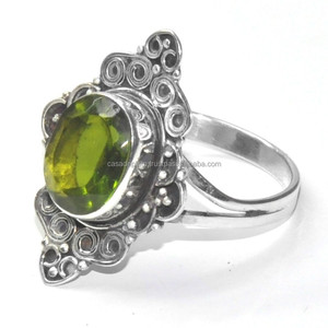Anillo de Plata de Ley 925 con gema de Peridoto, joyería hecha a mano con forma ovalada - Product Image 2