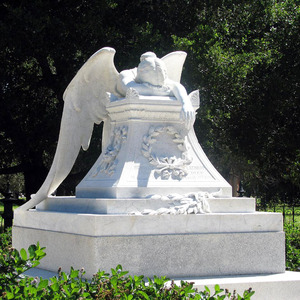 Estatua de cementerio de mármol de Ángel llorón y tumbado, tallada a mano - Product Image 1