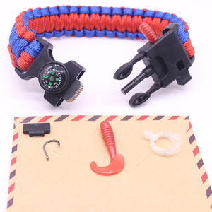 Braccialetto in Paracord Intrecciato in Poliestere con Bussola per Sopravvivenza e Pesca (Esca, Amo e Filo) Verde Nero 550 - Product Image 2