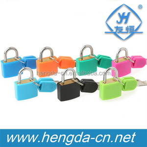 Yh1067 nhựa đầy màu sắc bao phủ sắt ổ khóa với các phím đa năng khóa cho lưu trữ an toàn - Product Image 6