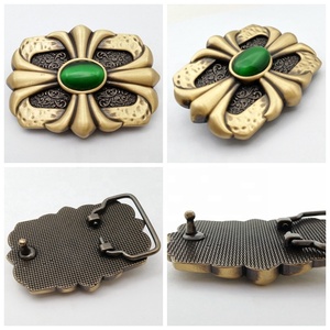 Fivela de cinto bronze ornamentado com padrões intrincados Acessório elegante e atemporal para cintos elegantes fivela placa turquesa - Product Image 3