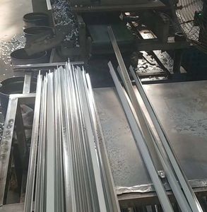 Supports de <span class=keywords><strong>plafond</strong></span> suspendus en T pour grille de <span class=keywords><strong>plafond</strong></span>, en or plat blanc, avec tiges filetées - Product Image 3